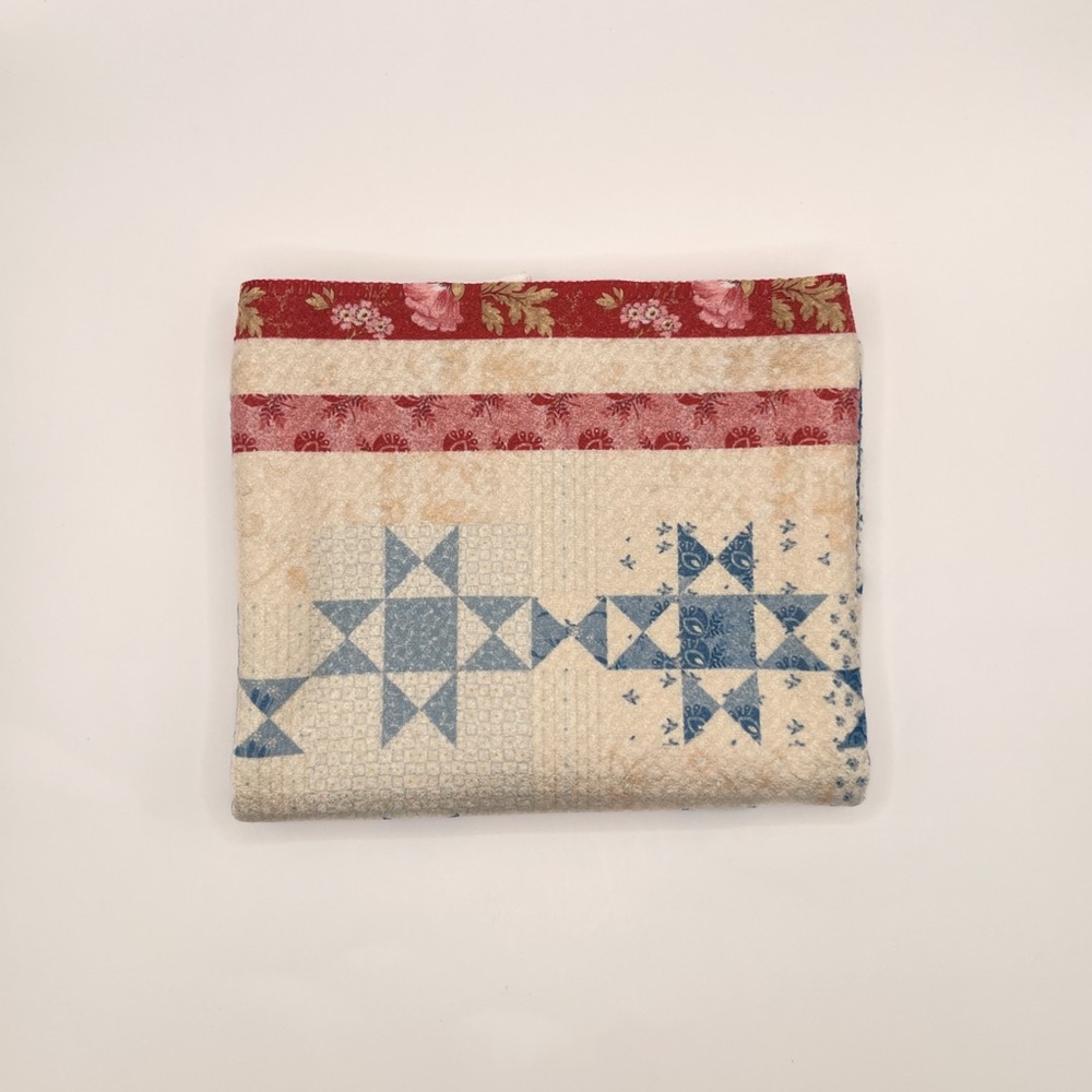 Microfiber “Sparklers” Kitchen Towels by Laundry Basket (set of two) - Picture 5 of 9